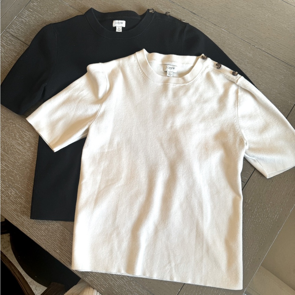 Two ᴊ ᴄʀᴇᴡ☆ Sweaters. Size L